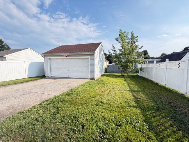 Building Photo - 6611 Hunters Creek Blvd