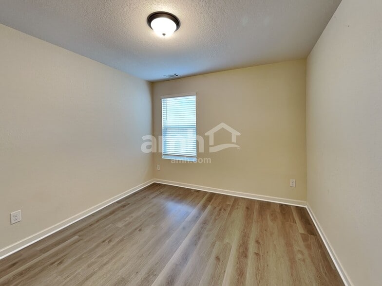 Building Photo - 154 Al Jennah Blvd