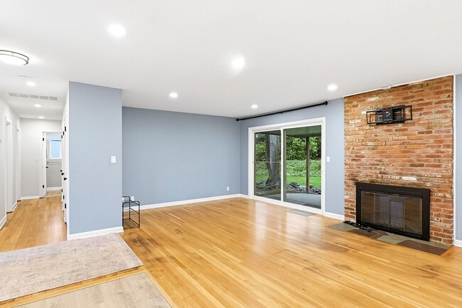 Building Photo - Charming One-Level 3 Bedroom/ 1.5 Bath Beaverton Home | Large ¼-Acre Lot