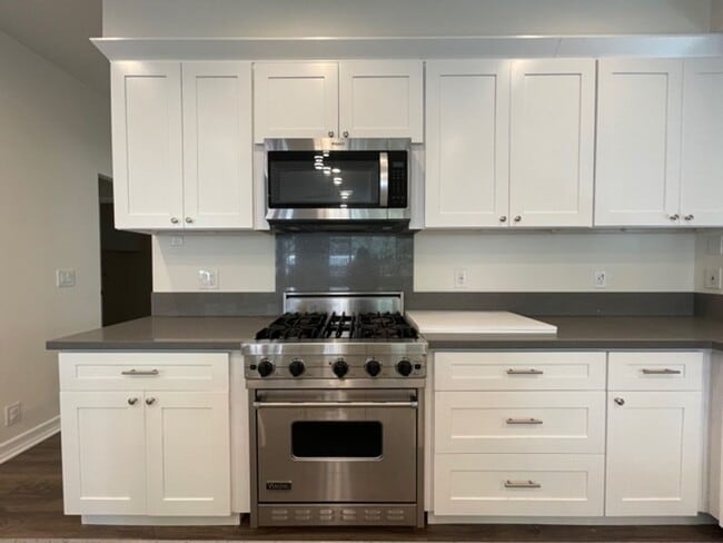 Building Photo - BEAUTIFUL 4 BEDROOM + 3 BATHROOM HOUSE IN SANTA CLARITA AVAILABLE NOW!