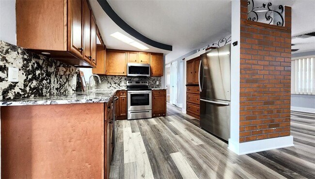 Building Photo - 3629 Bedford St