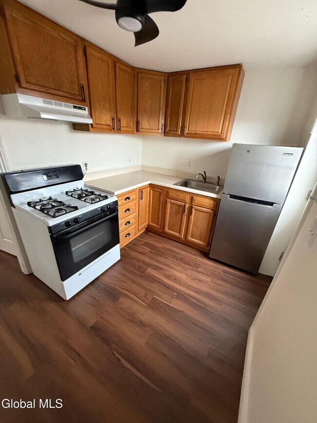 Building Photo - 8 Harrison Ave