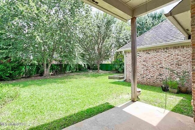 Building Photo - 143 Sonnett Cir