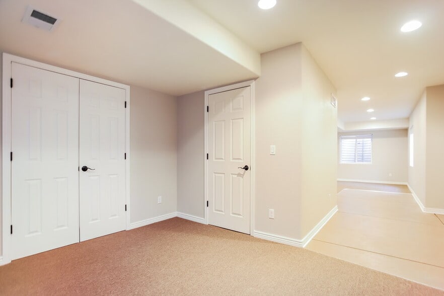 Building Photo - 7149 S Little River Ct