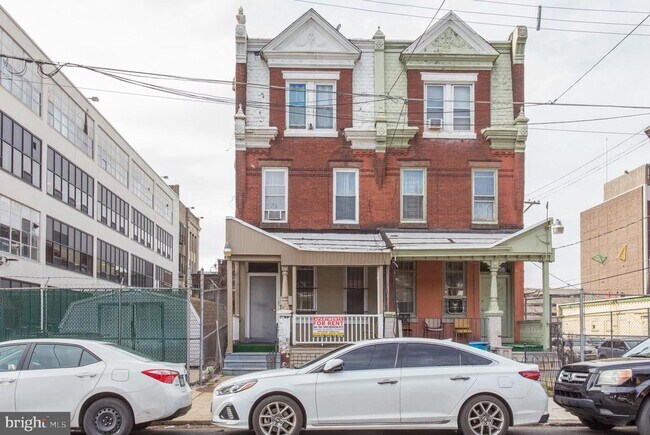 Building Photo - 3258 N Park Ave