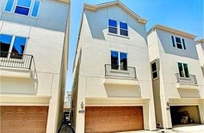 Building Photo - 1315 W 24th St