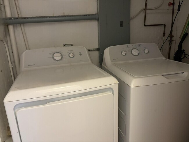 Building Photo - 14131 NW 3rd Ave