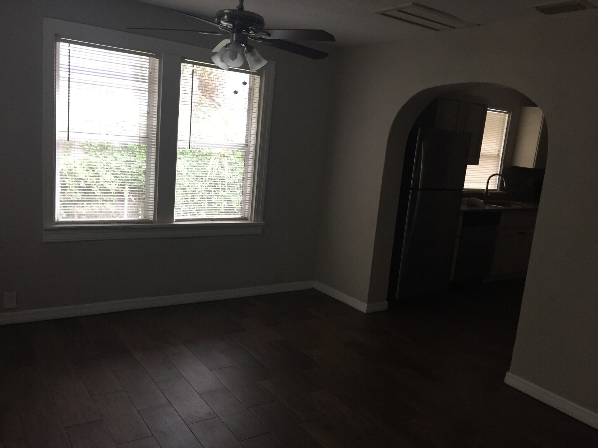 Building Photo - 873 10th Ave S