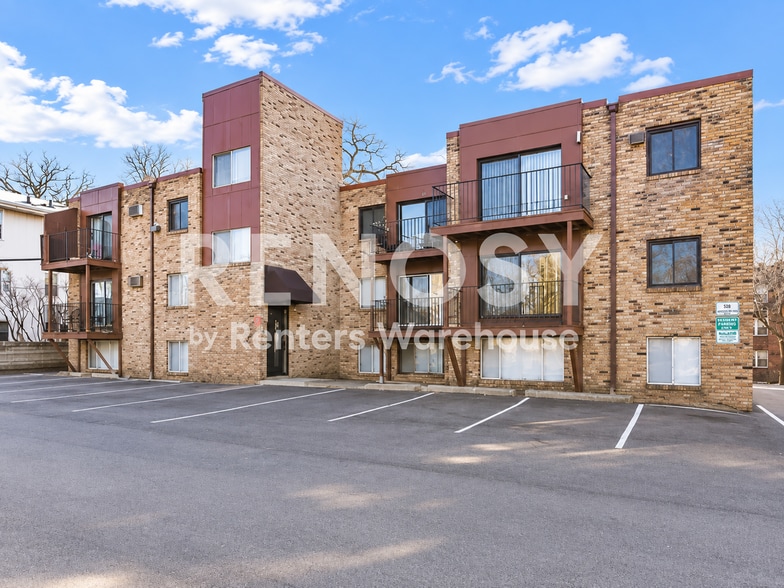 Building Photo - 520 Ridgewood Ave