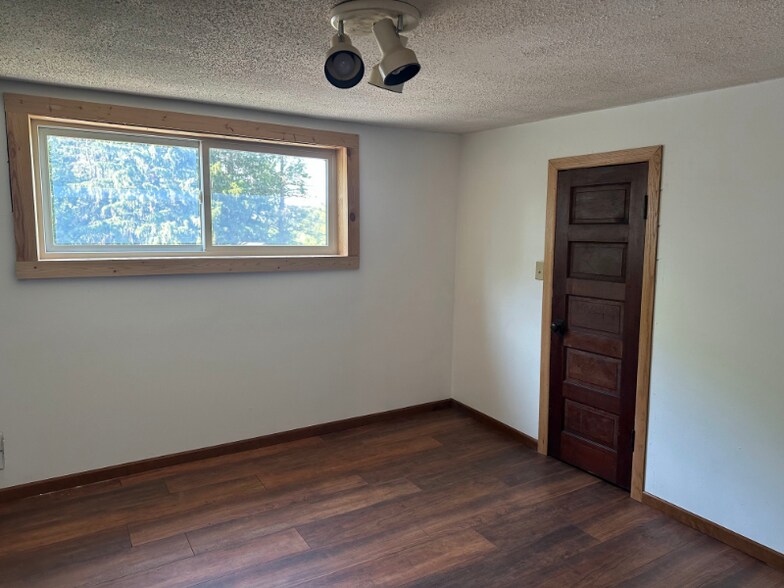 Building Photo - 125 County Line St