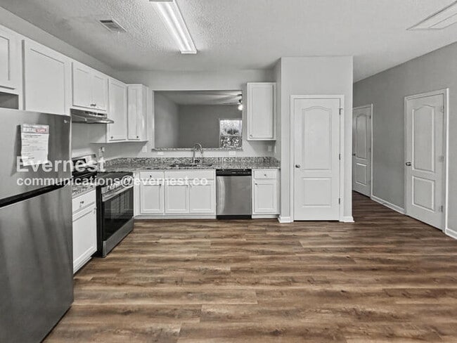 Building Photo - 8644 Thomas Ln