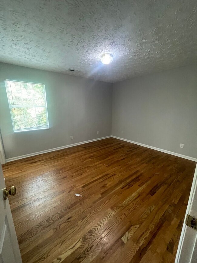 Building Photo - 1215 Overton Ln