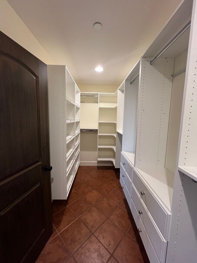 Building Photo - 14816 Huckleberry Dr