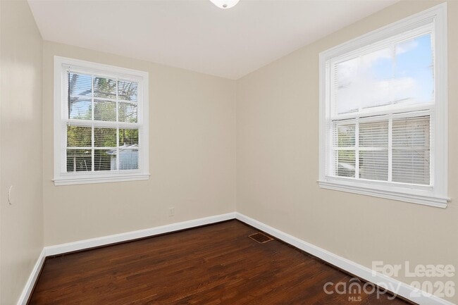 Building Photo - 1415 Herrin Ave