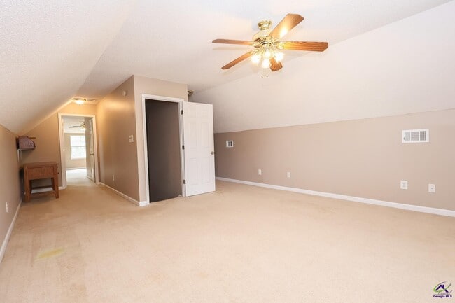 Building Photo - 103 Lions Gate