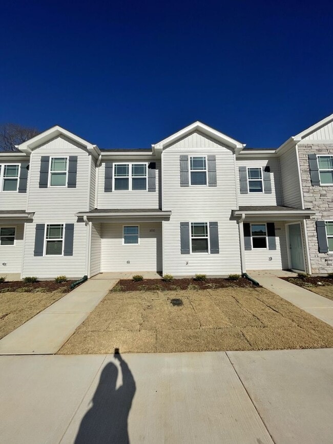 Building Photo - 3 Bd 2.5 Ba Townhome
