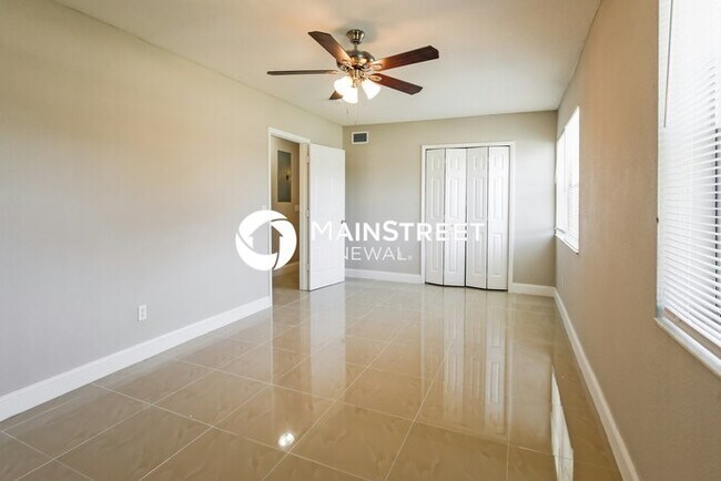 Building Photo - 4 Bedroom Pet-Friendly Home in Lauderhill, FL with Main Street Renewal