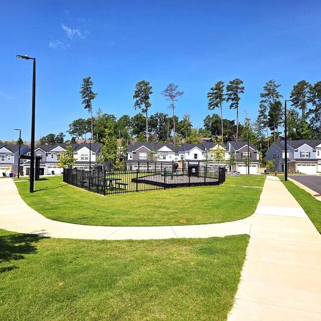 Building Photo - 114 Malbec Dr