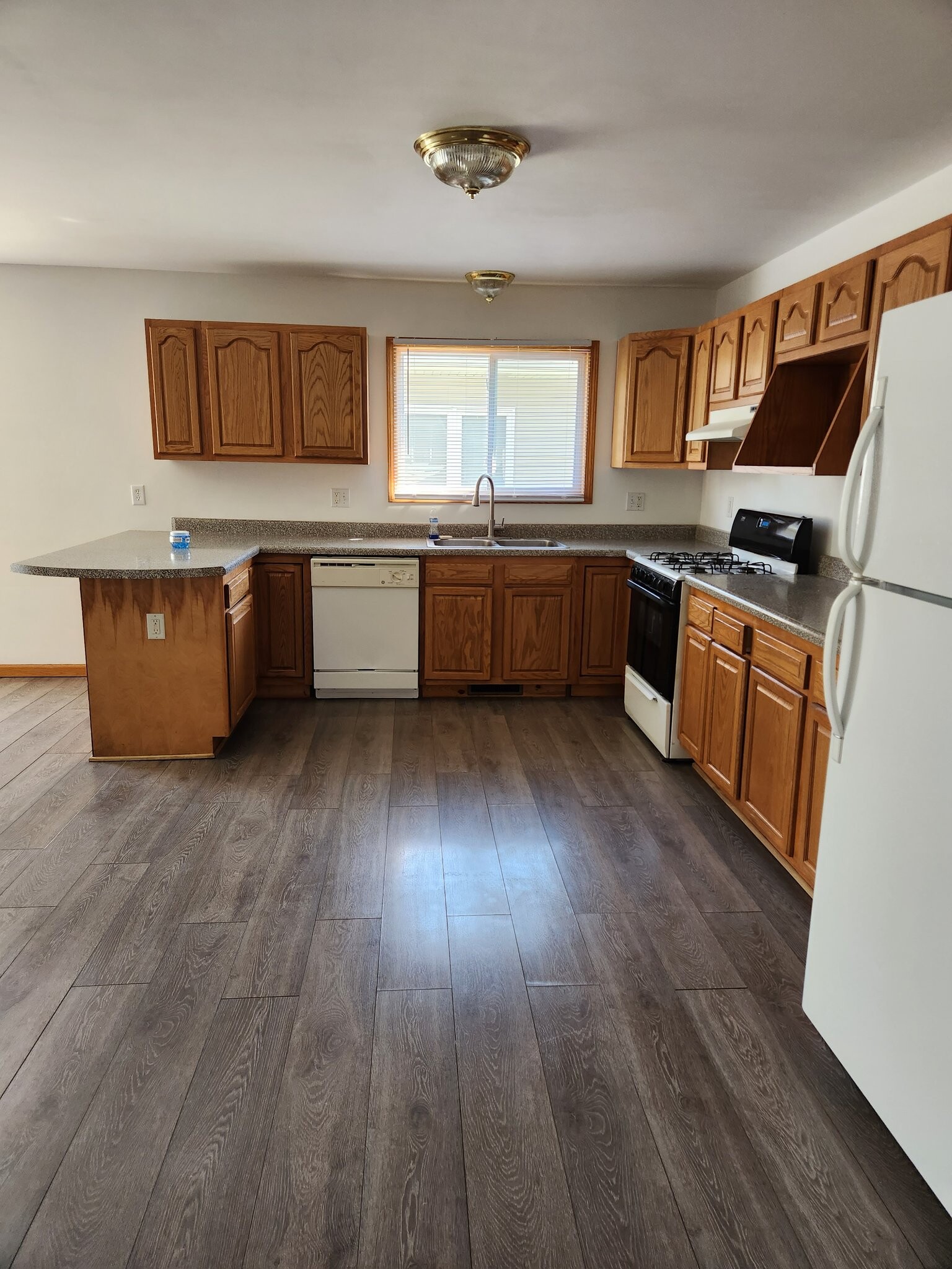 Building Photo - 10859 Park St