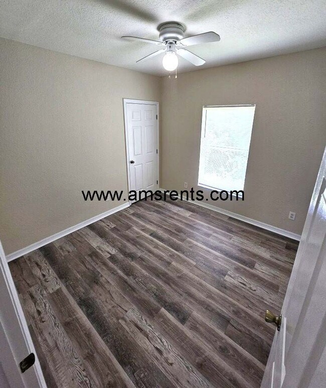 Building Photo - 505 Mallard Ct