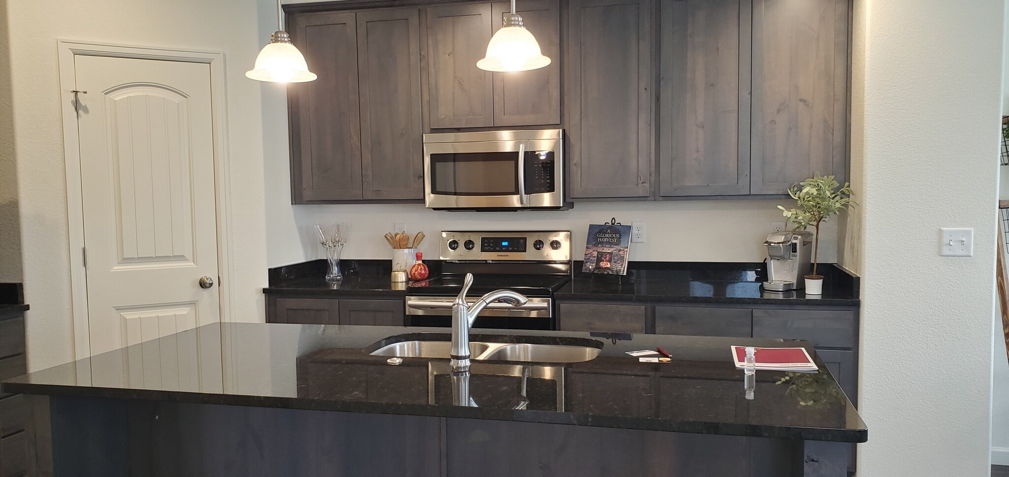Kitchen - 4355 24th Street Rd