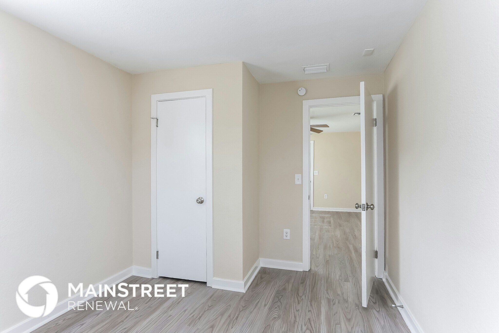 Building Photo - 14623 Sunset Dr