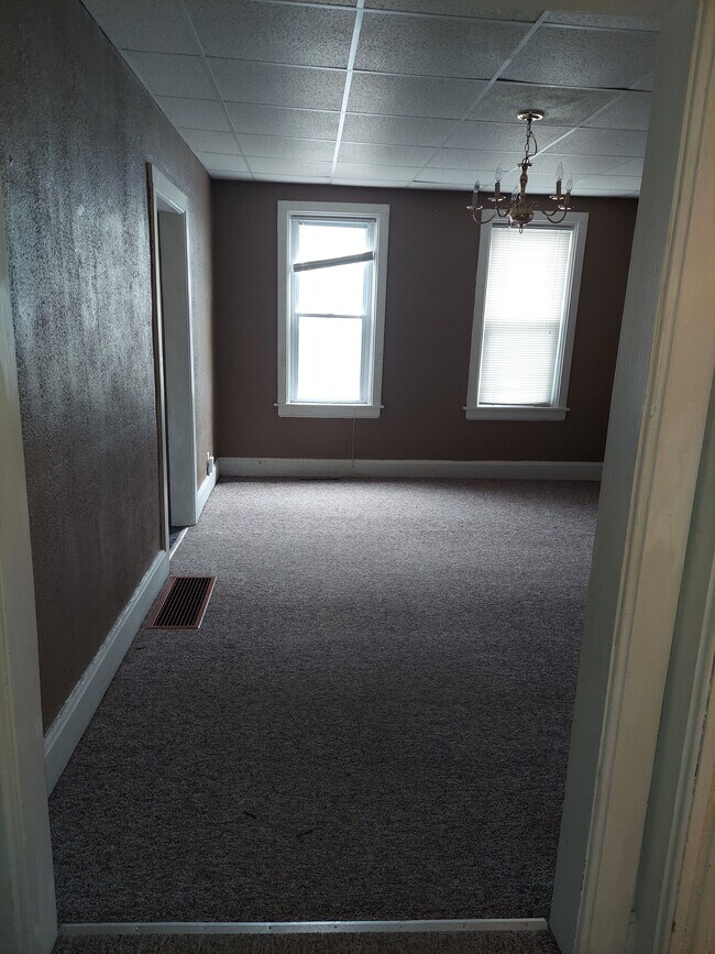 Dinning room - 718 W Jackson St