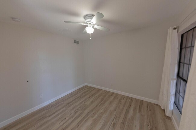 Building Photo - 4283 E Agave Rd