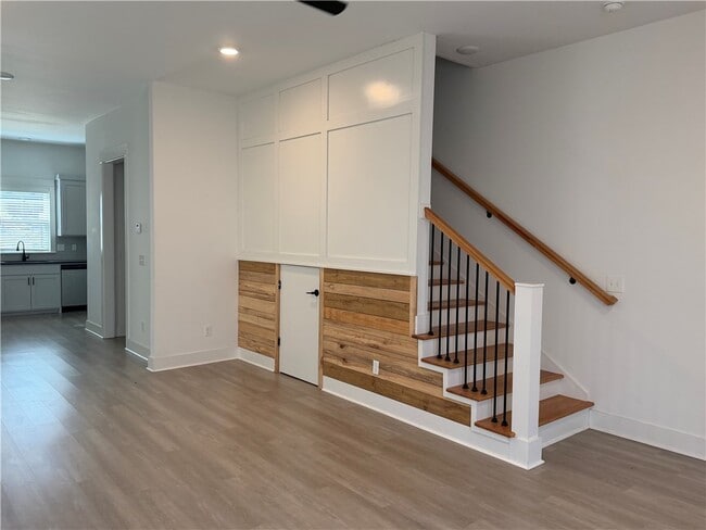 Building Photo - 1349 S Duncan Ave