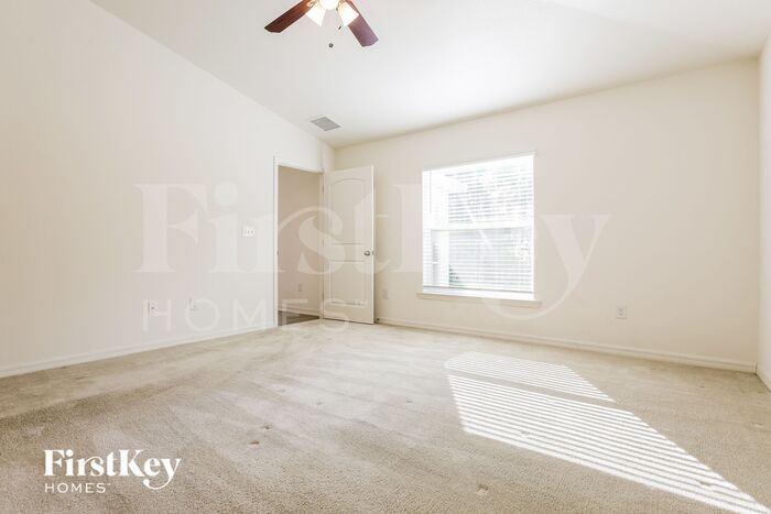 Building Photo - 3685 Parade Terrace