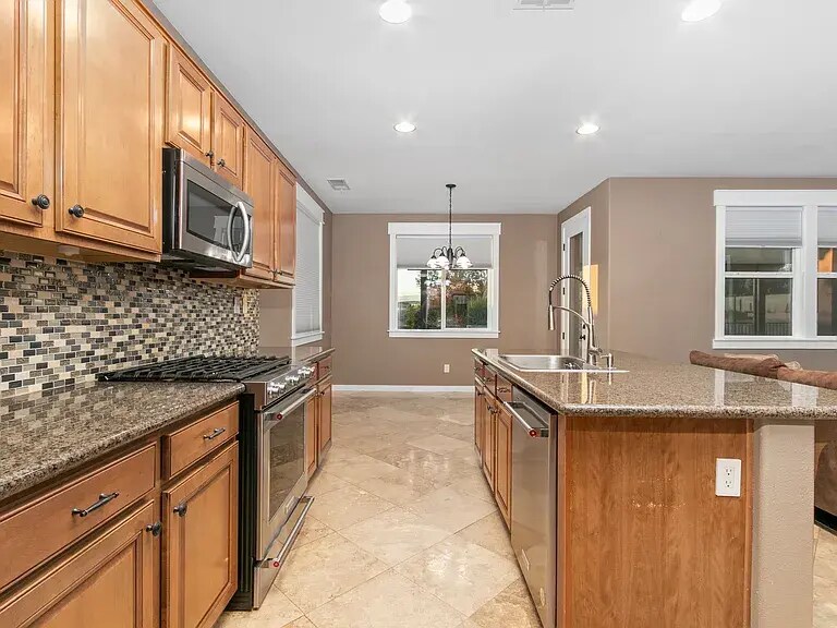 Building Photo - 38152 Mulligan Dr