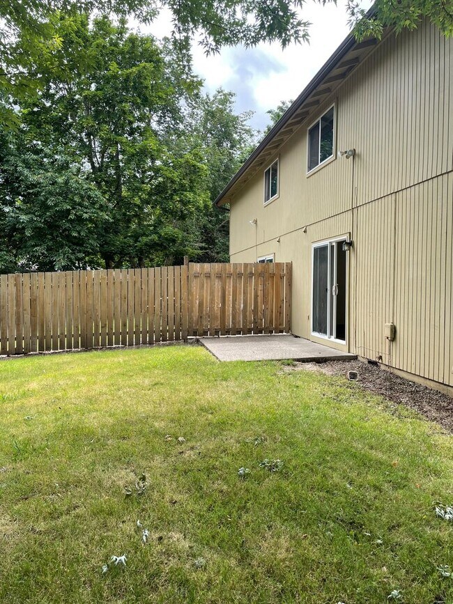 Building Photo - 4932-4942 Elkhorn Ct SE Salem, OR 97317