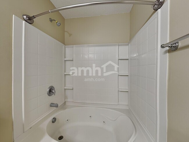 Building Photo - 113 Willow Lakes Ct