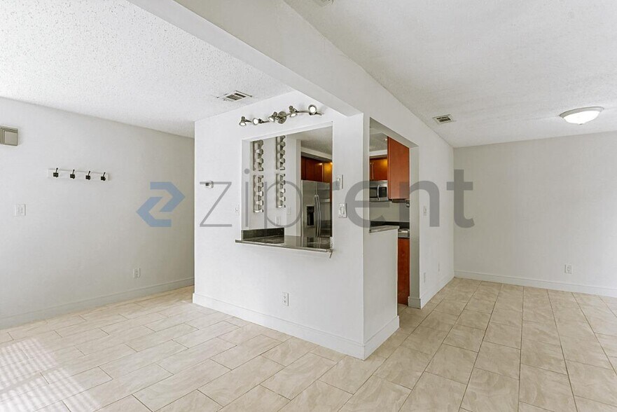 Building Photo - 182 Bent Arrow Dr