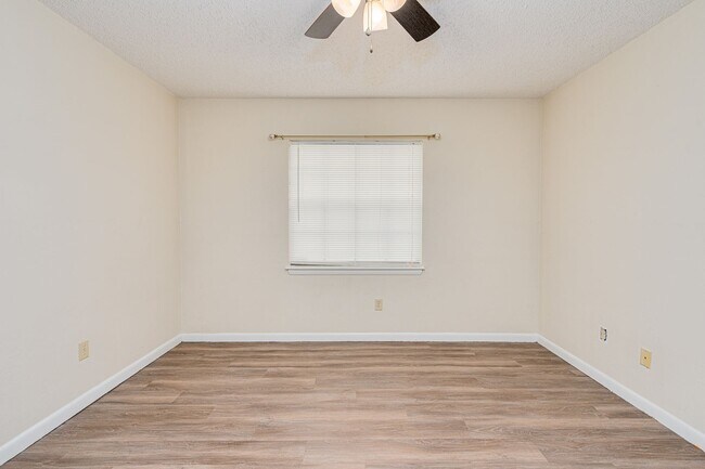 Building Photo - Renovated 3/2 Home in Daytona Beach