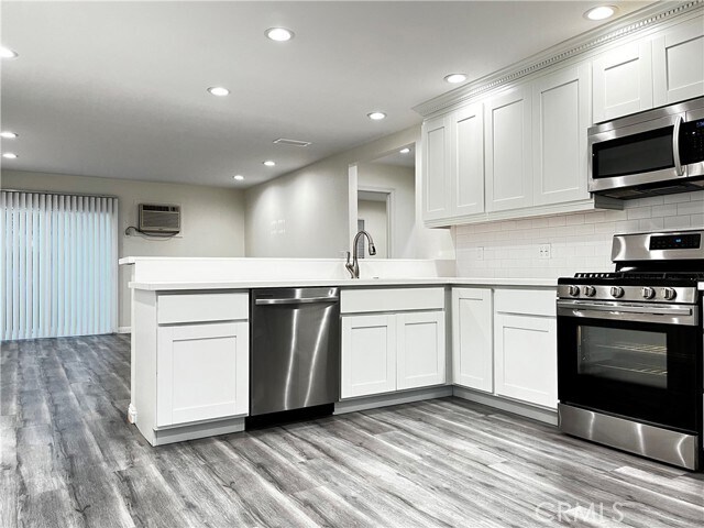 Building Photo - 7631 Amazon Dr