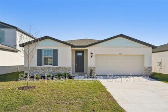 Building Photo - 2106 Rosewood Dr
