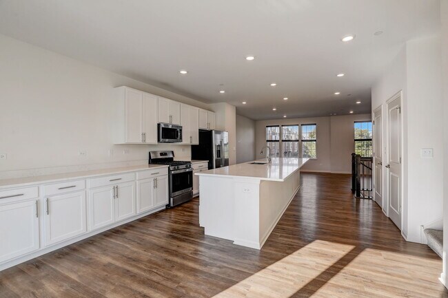 Building Photo - 2924 Reflection Dr