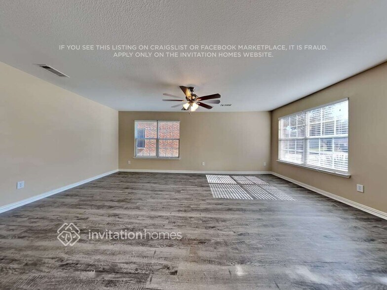 Building Photo - 2042 La Salle Trail