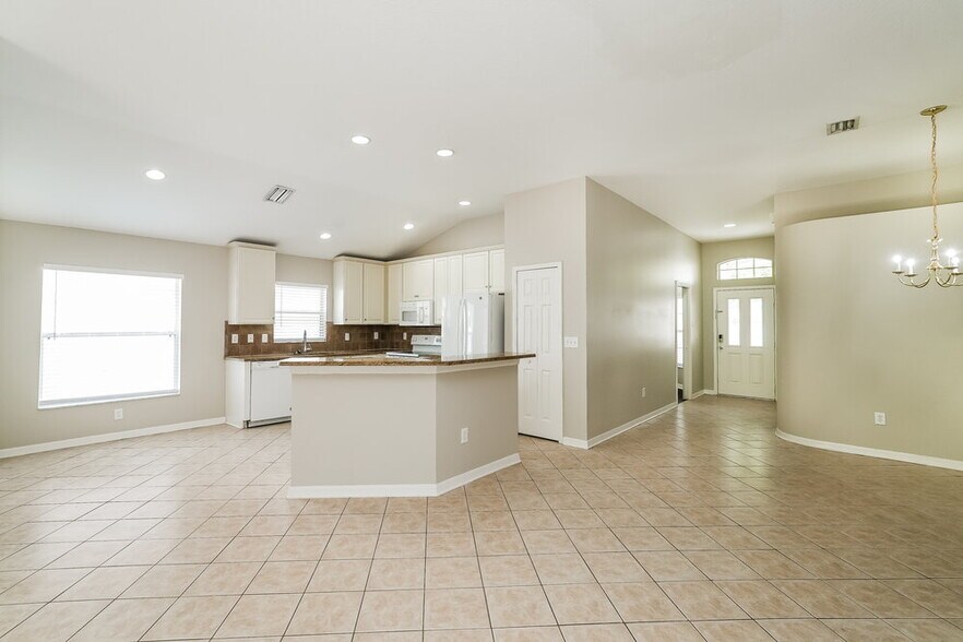 Building Photo - 15724 Cedar Elm Terrace