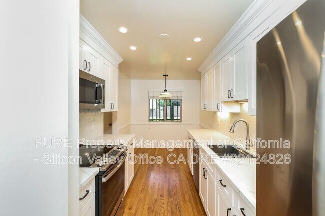 Building Photo - 2315 Eastridge Ave