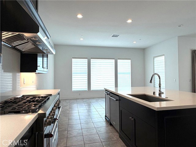 Building Photo - 20756 Bluebird Ct