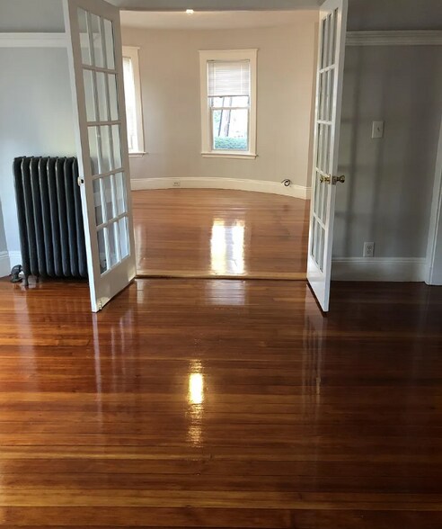 Primary Photo - 71 Foster St