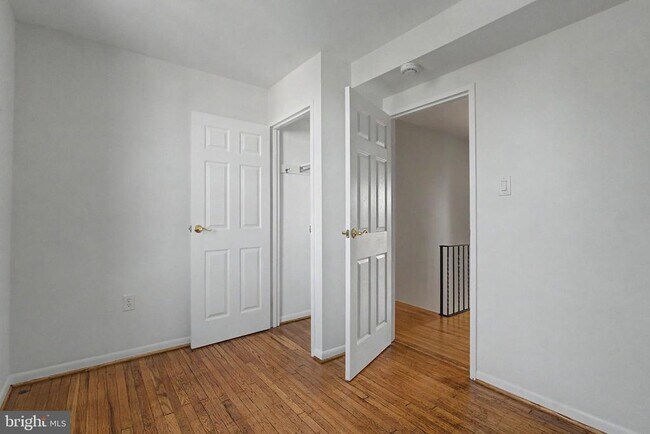 Building Photo - 915 N 6th St
