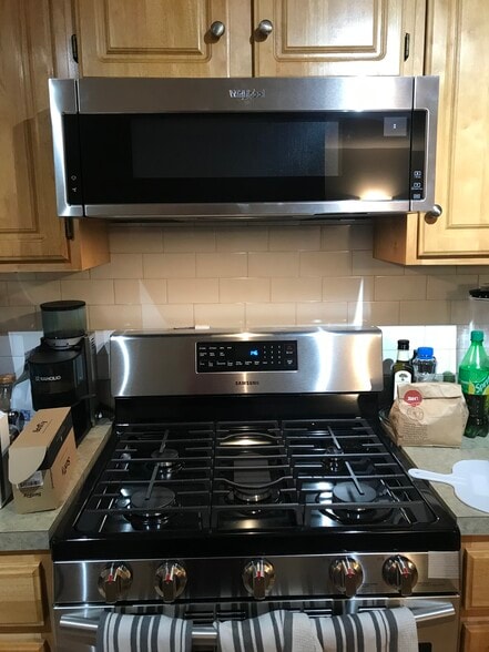 Stainless steel appliances - 3128 30th St