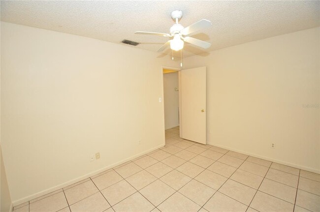 Building Photo - 1434 E Fern Rd