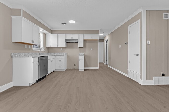 Building Photo - 8254 Whitebrook Dr