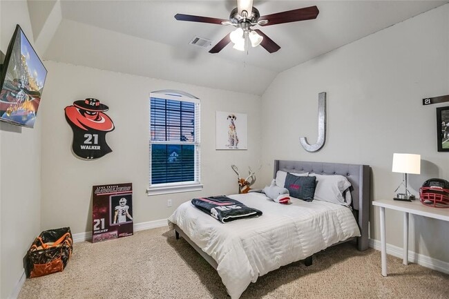 Building Photo - 223 Lake Como Dr