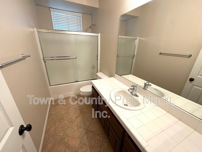 Building Photo - 9360 Alderwood Dr