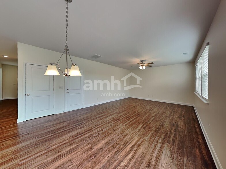 Building Photo - 164 Hazel Pk Dr
